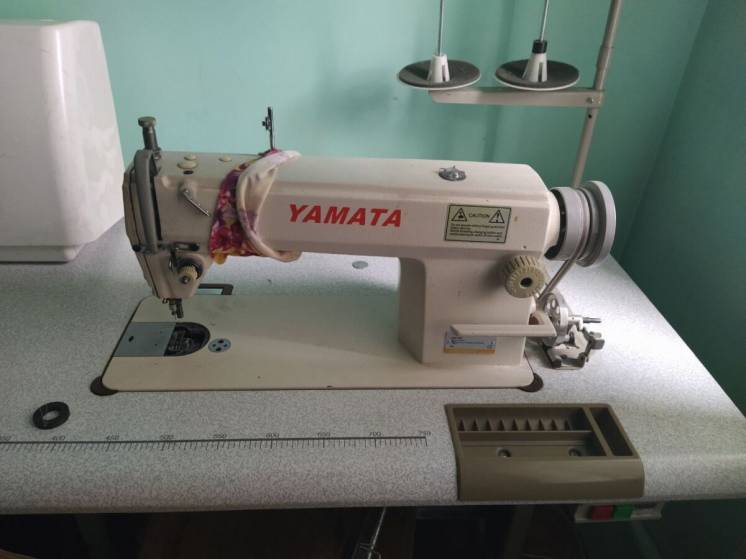 Продам швейную машинку промышленную YAMATA FY5550.( 3 штуки).