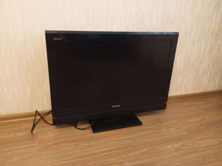 LCD телевизор Toshiba 32PB1V1