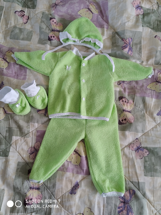 дитячий костюмчик на 2-3 місяці