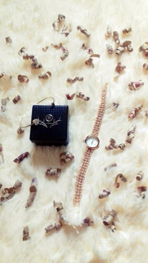 Подарочный набор готовый подарок девушке часы и браслет с сердцем