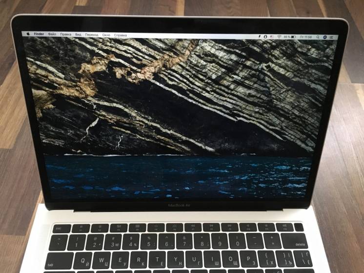 Apple MacBook Air 2018 Silver A1932 (MREA2), 128GB. Супер состояние!