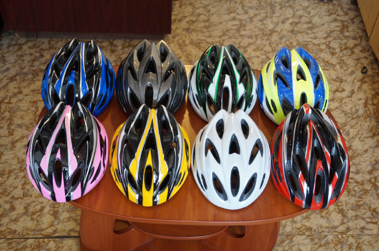 Шлемы велосипедные, велошлемы, козырек в комплекте!
