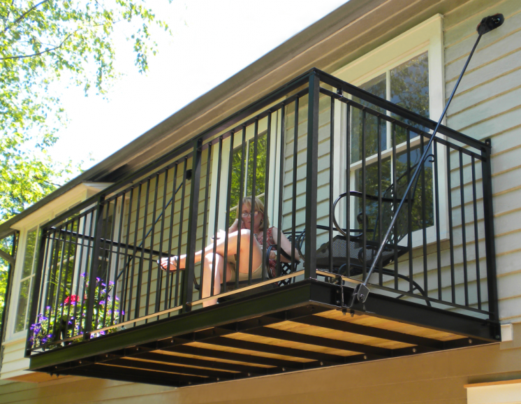 Металлические балконы и лоджии под ключ