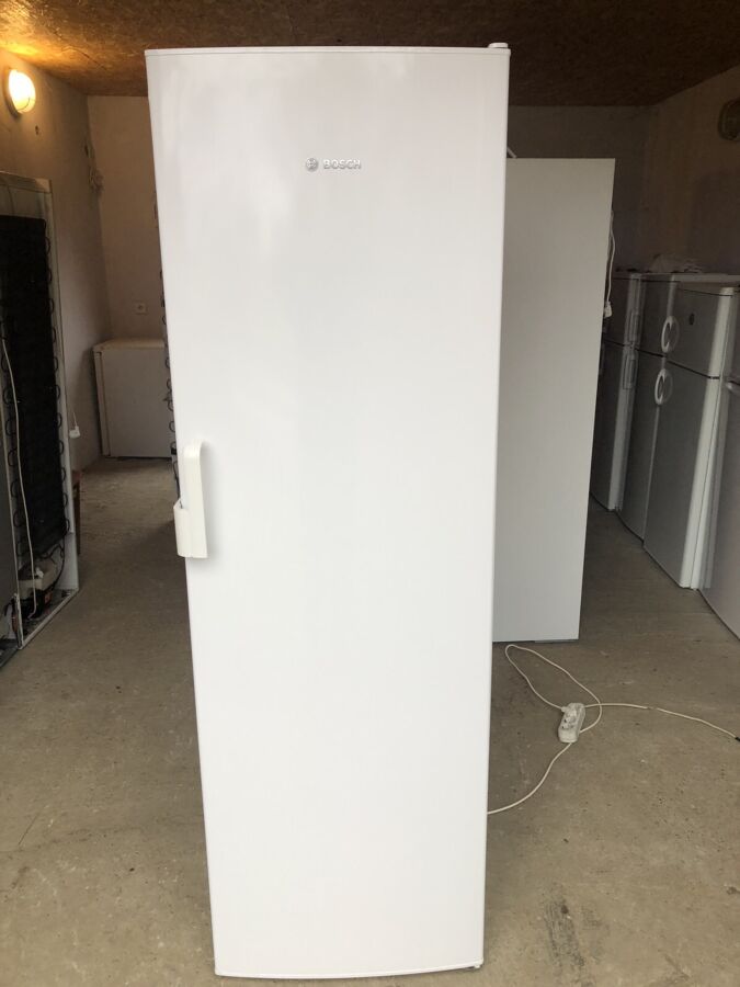 Продам холодильник, холодильный шкаф BOSCH made in Germany