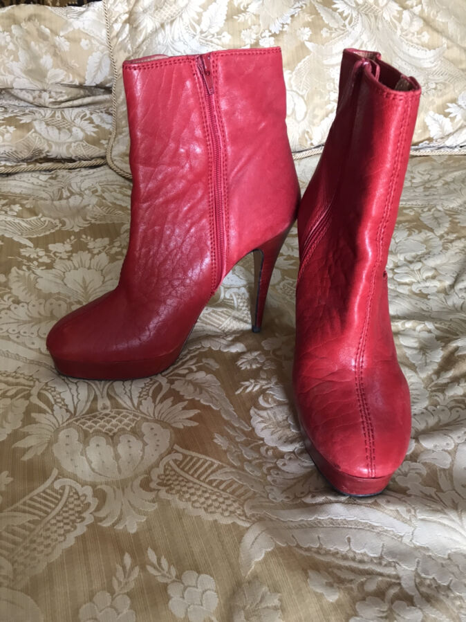 Ботинки красные кожзам 40 р Zara