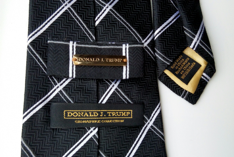 Галстук 45го президента США Donald J.Trump с фамильным гербом