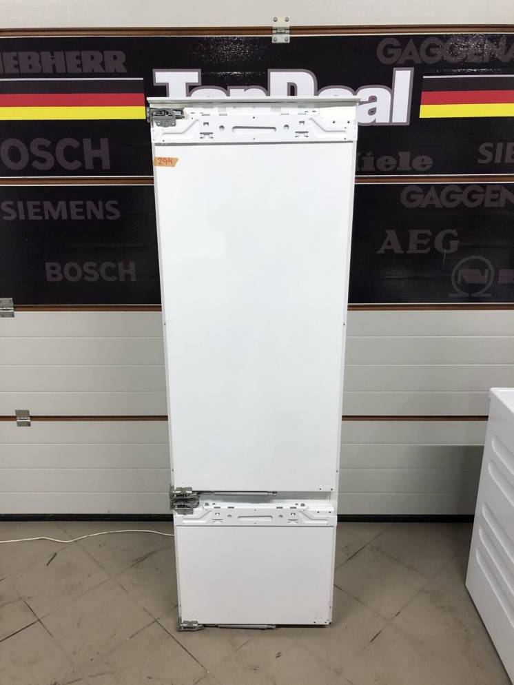 Встраиваемый холодильник Miele KF 9757 (ID294)