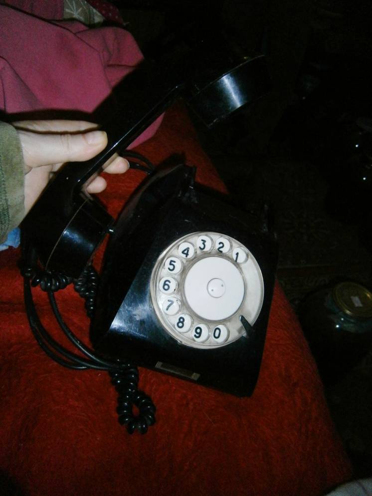 Советский телефон в рабочем состоянии черного цвета(70-е годы)