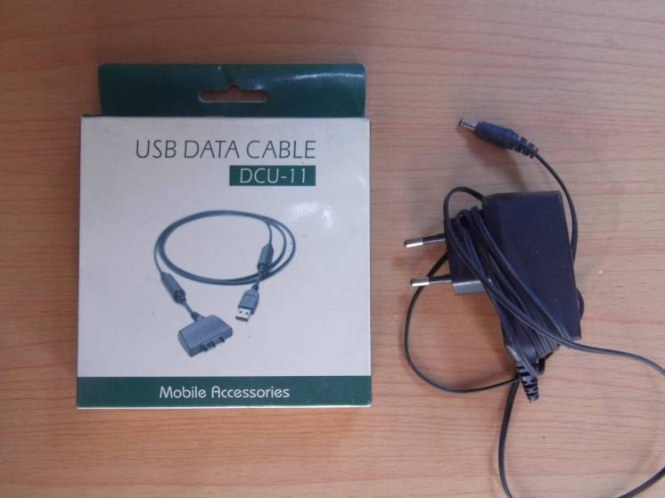Установочный диск+USB шнур+зарядное у-во для телефона Sony-Ericsson.