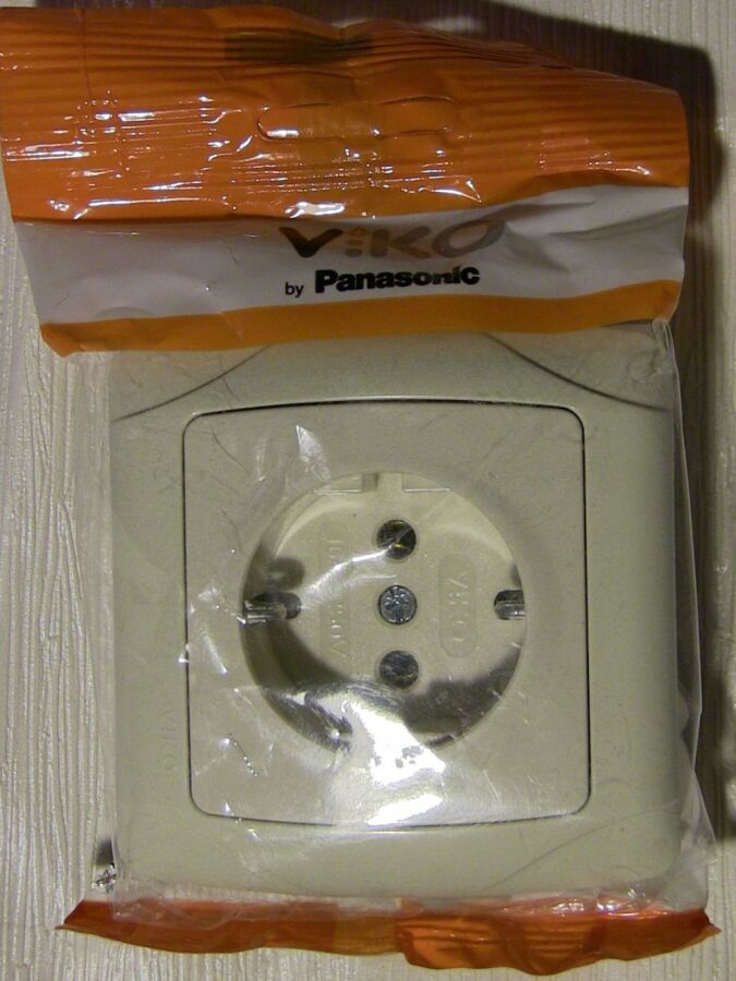 Розетка с заземлением VIKO by Panasonic Carmen Krem новая запечатаная