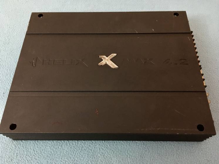 Усилитель HELIX Xmax 4.2. Автомобильный усилитель Helix.