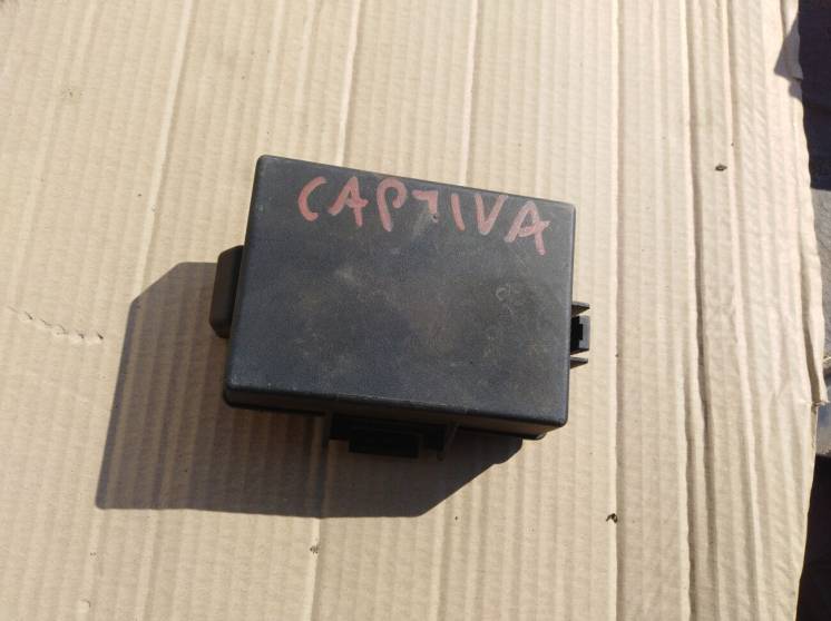 Крышка блока реле Chevrolet Captiva