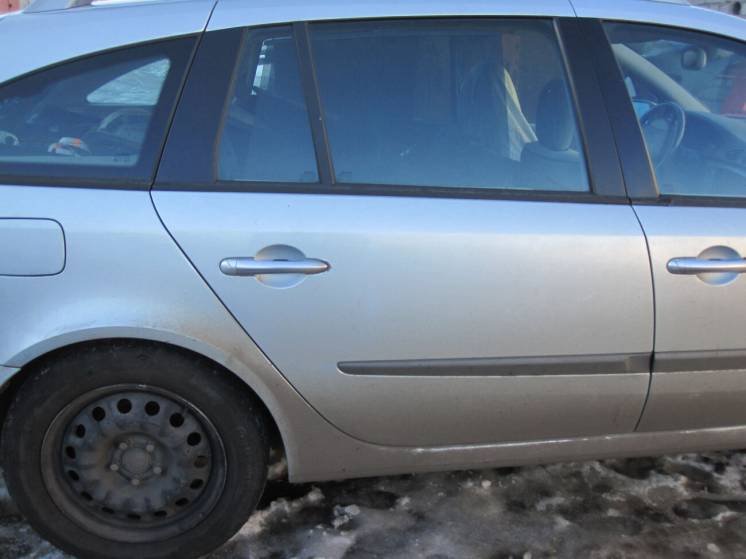 Дверь задняя правая пассажирская Renault Laguna II (2001-2007)