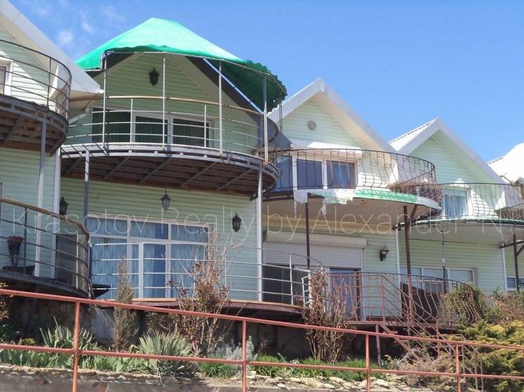 Совиньон: продам уютный дом на берегу моря с потрясающими панорамами!