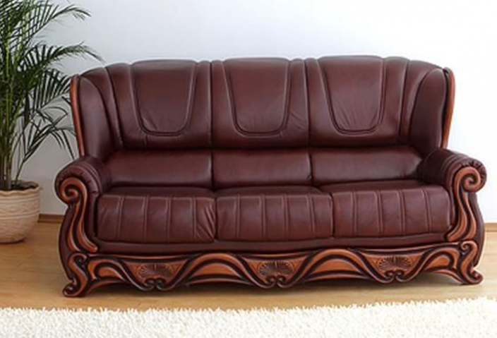 Классический трехместный диван