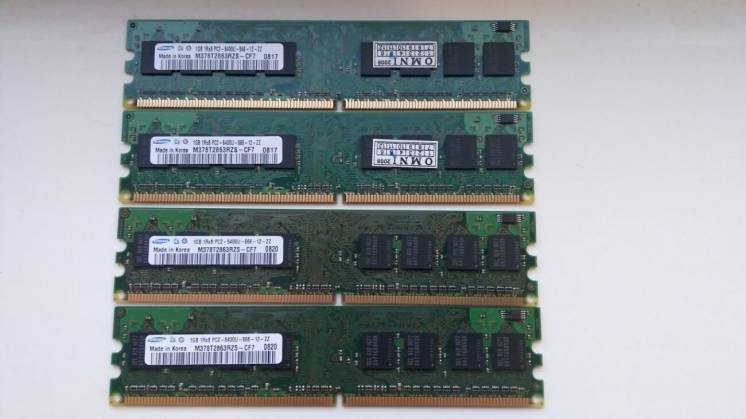 Комплект оперативная память Samsung DDR2 SDRAM 4Gb (4X1Gb)800MHz