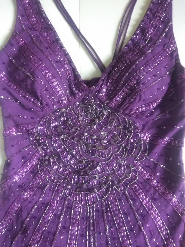 Вечернее фиолетовое платье  расшитое натуральными камнями S Bicici США