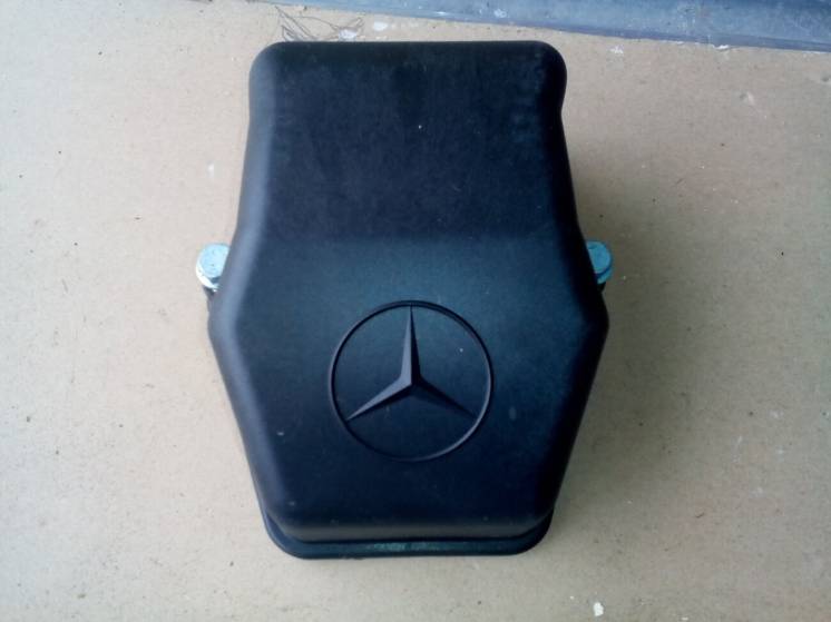 Клапанная крышка Mercedes Actros  5410160605