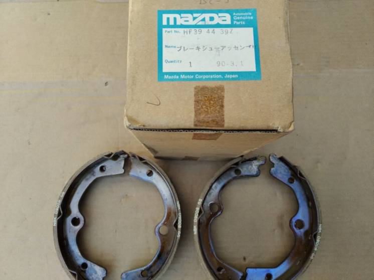 Колодки тормозные задние барабанные Mazda 929 HF394439Z