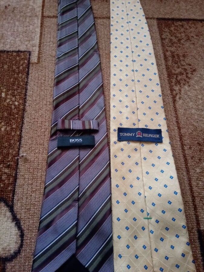 Два галстука ( Tommy Hilfiger, Hugo boss )