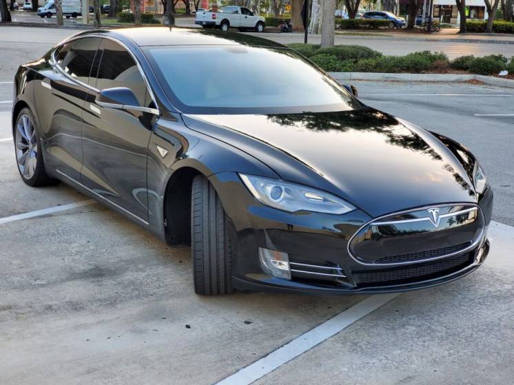 Tesla Model S 2013 под заказ