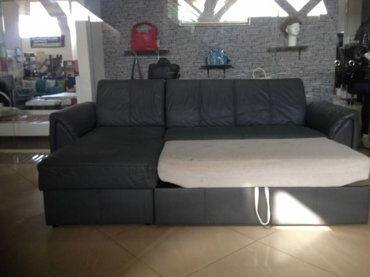 Кожаный угловой диван со спальным местом серого цвета из Германии (230