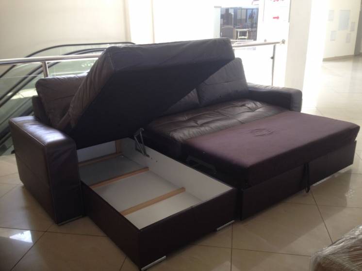 Кожаный угловой диван со спальным местом и коробом для белья (23037)