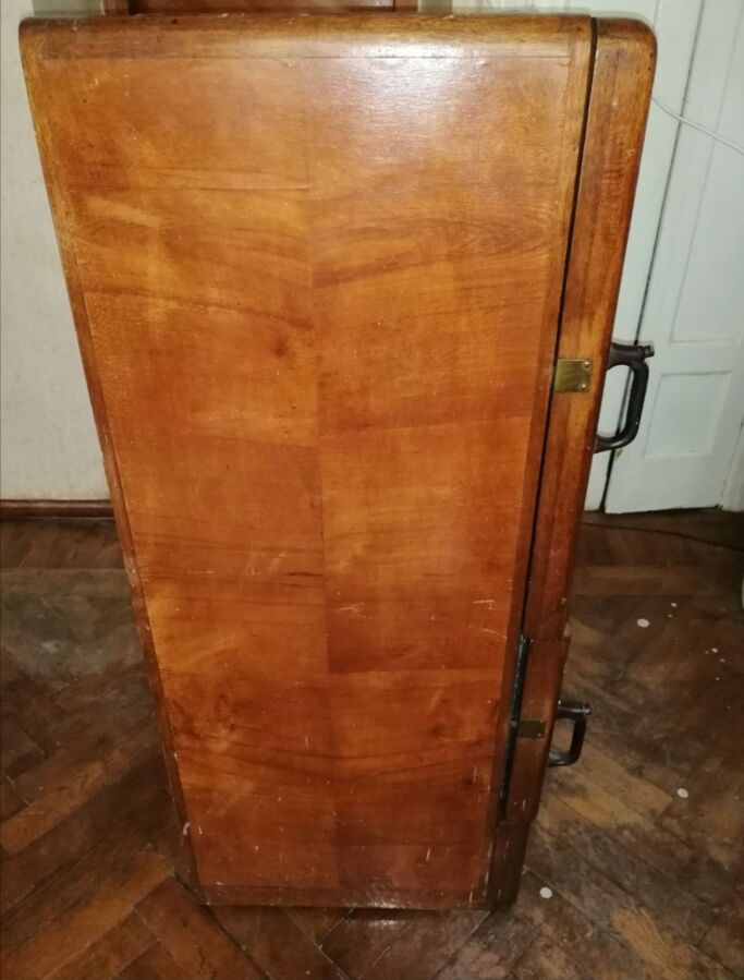 Антикварный Холодильник, деревянный, один в СНГ, антиквариат