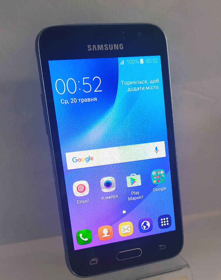Мобильный телефон Samsung Galaxy J1 2016 