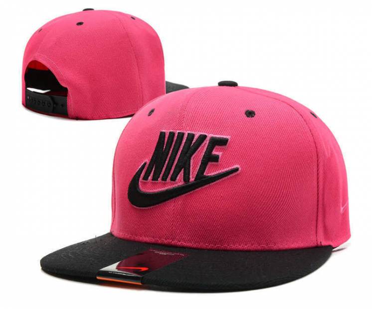 Кепка с прямым козырьком, бейсболка Snapback Nike розовая. В наличии.