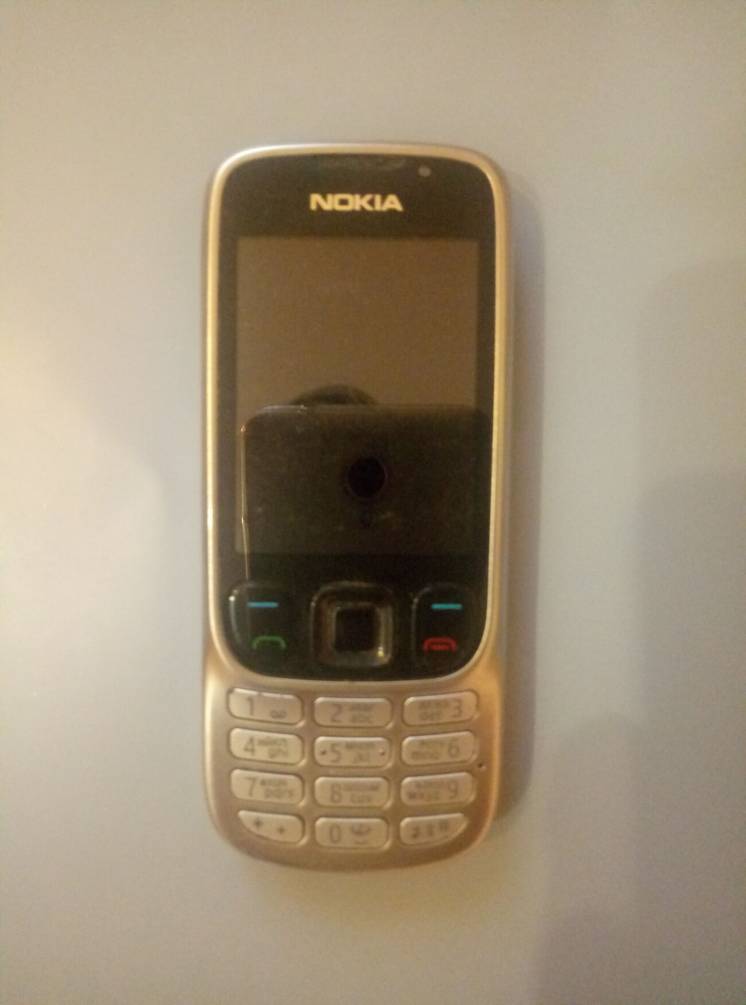 Nokia 6303ci ( Нужно поменять акамулятор)