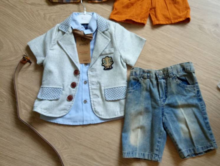 Костюм тройка,джинсовые бриджи,пиджак,рубашка,бабочка,ремень