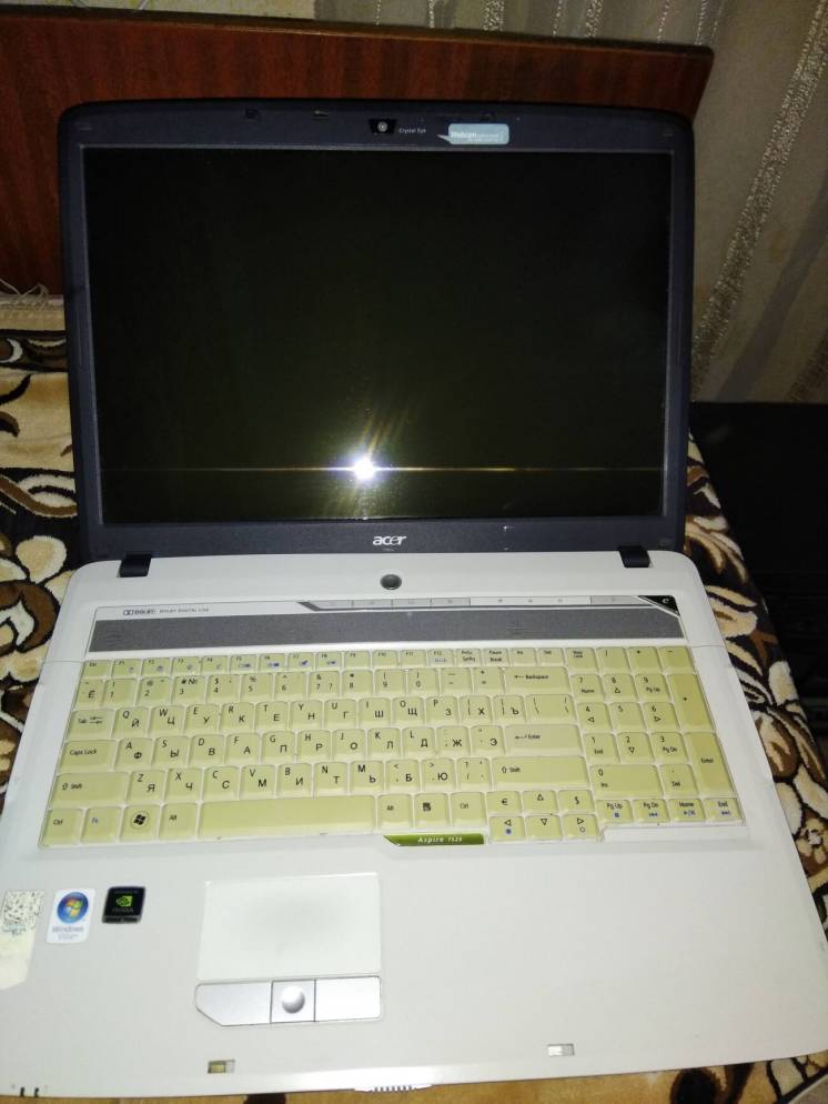 Ноутбук Acer Aspire 7520. Нерабочий. Целиком на запчасти
