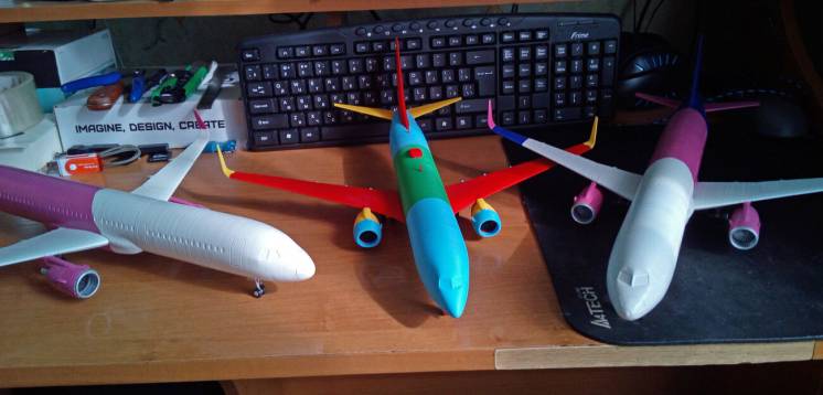 Модели самолетов Airbus и Boeing в 1/100 (напечатанные на 3D-принтере)