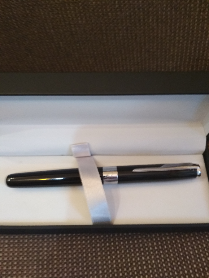 Ручка пишущая подарочная
