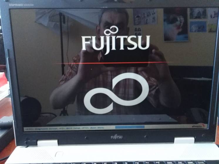 Продам Ноутбук Fujitsu Esprimo Mobile V6535