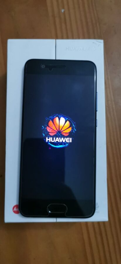 Продам смартфон Huawei p 10 !