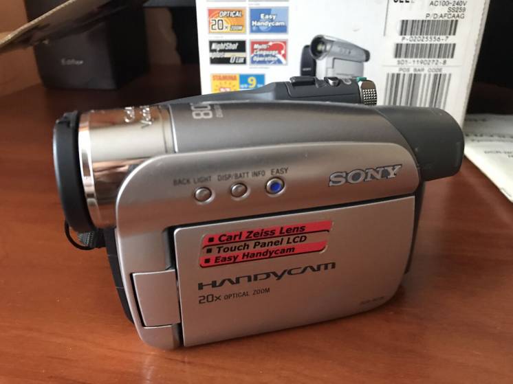 Відеокамера міні Sony DCR-HC23E
