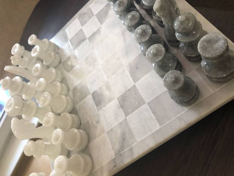 Шахматы из камня. На подарок