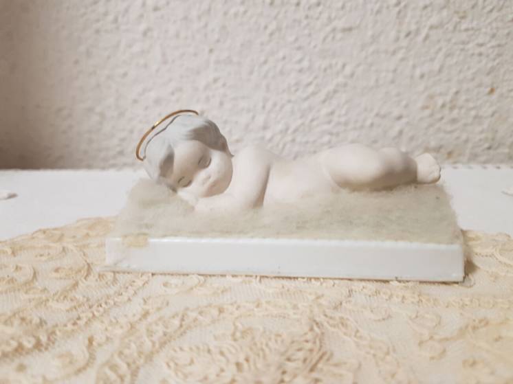 Фарфоровая фигурка Спящий младенец с металлическим нимбом,Lladro,Испан