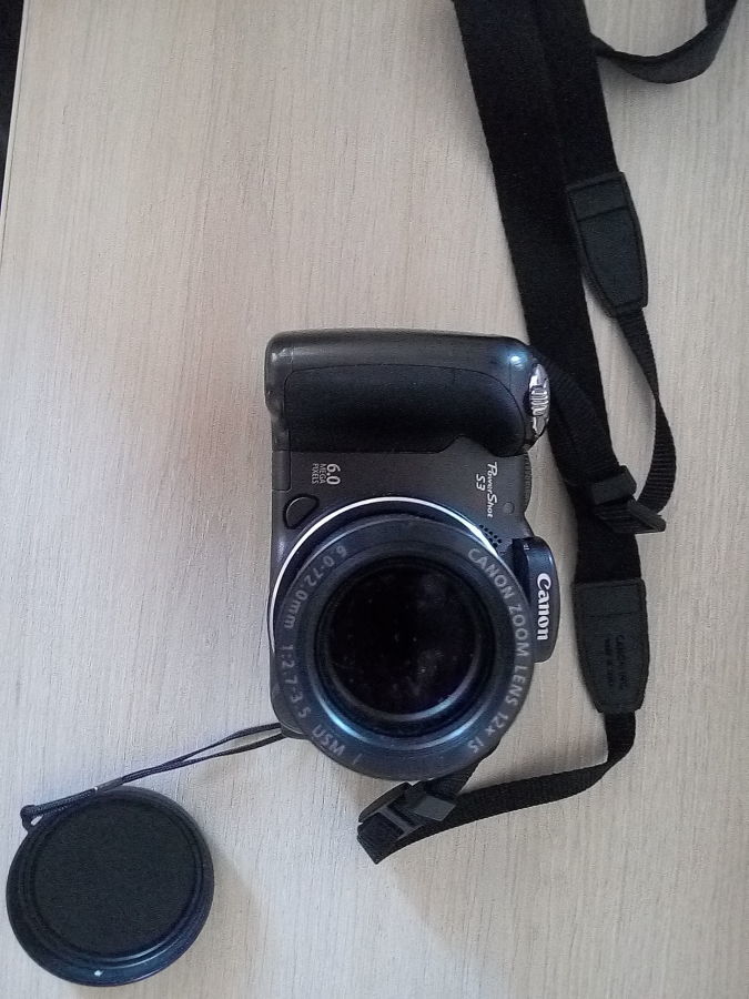 Продам Цифровую фотокамеру Canon PowerShot S3 IS