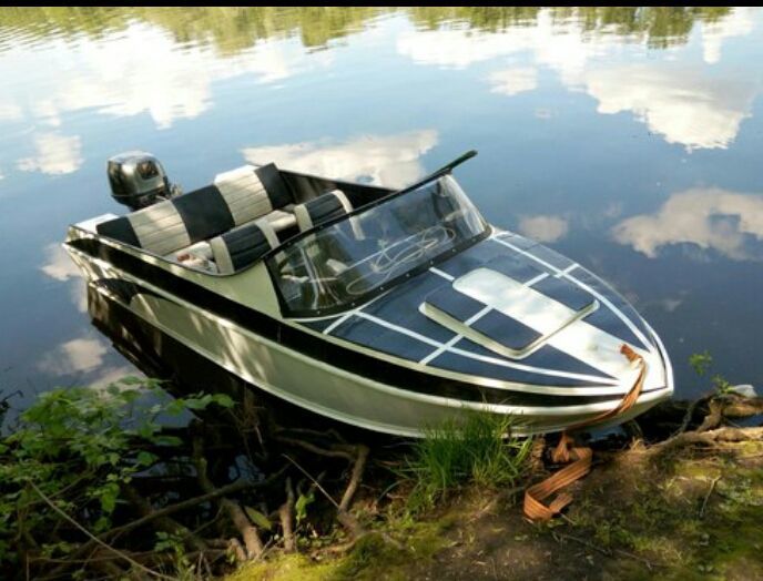 Продам лодку неман 2 с мотором yamaha 20 четырех тактным.