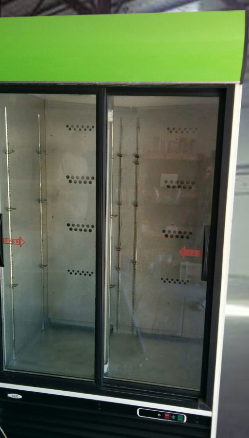Холодильный шкаф витрина бу AEG, лучшее соотношение цена/качество!