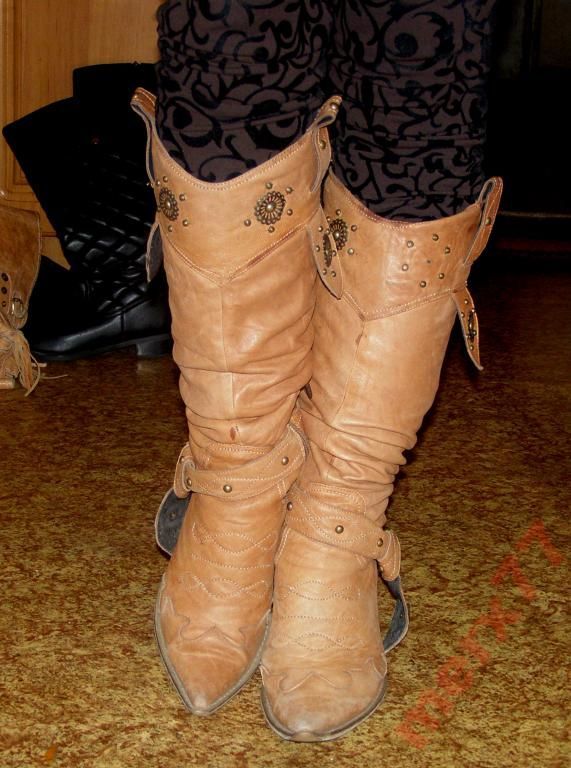 Кожаные женские сапоги-казаки, 38- размер