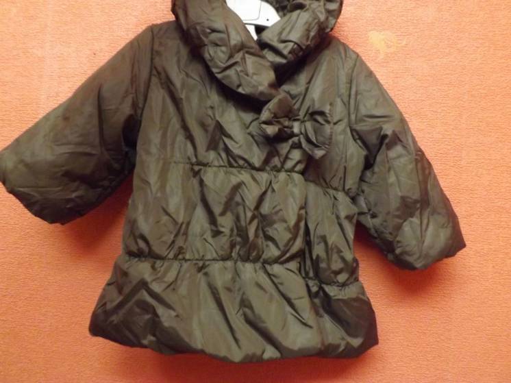 Продам демисезонную куртку для девочки H&M на рост 70 -80 см.