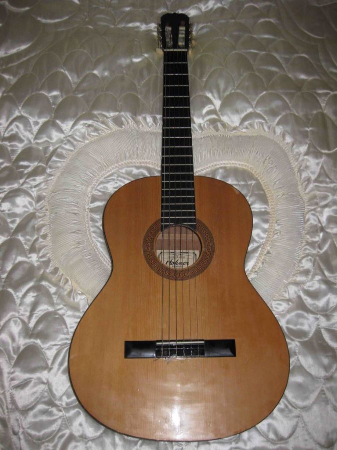 Продам классическую гитару Hohner HC-06 Mk. 1 б/у в хорошем состоянии