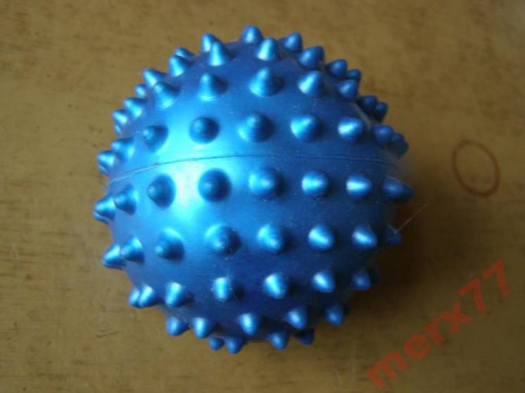 Мяч с шипами (массажный) 8,5 см