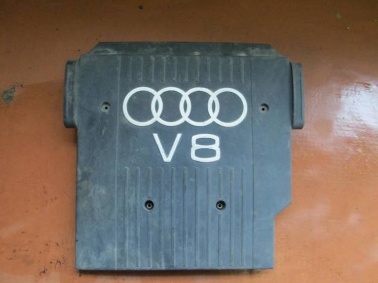 Накладка двигателя Audi Quattro 100 A6 V8 4.2