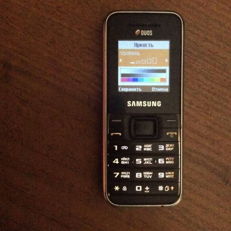 Продам Samsung  E1182