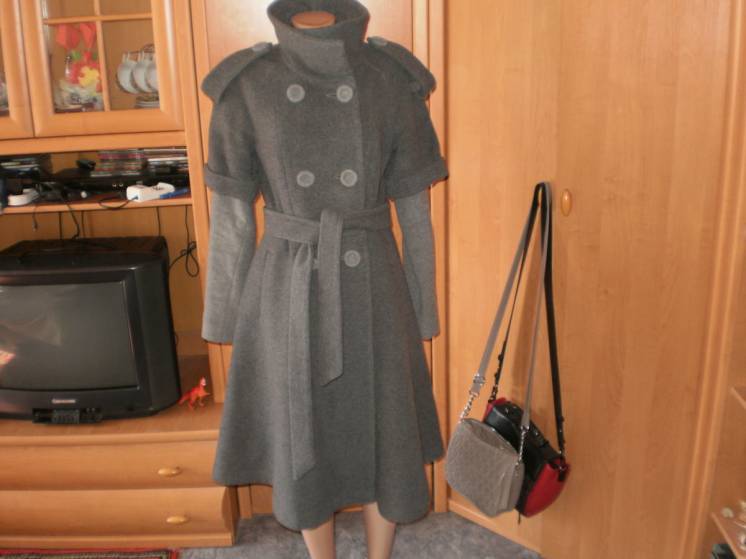Стильное женское брендовое пальто р. 44-46